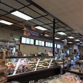 Food city pikeville ky - Food City, Pikeville, Kentucky. 1,630 likes · 2 talking about this · 364 were here. Food City is a locally owned and community focused grocery retailer committed to offering quality fresh food and...